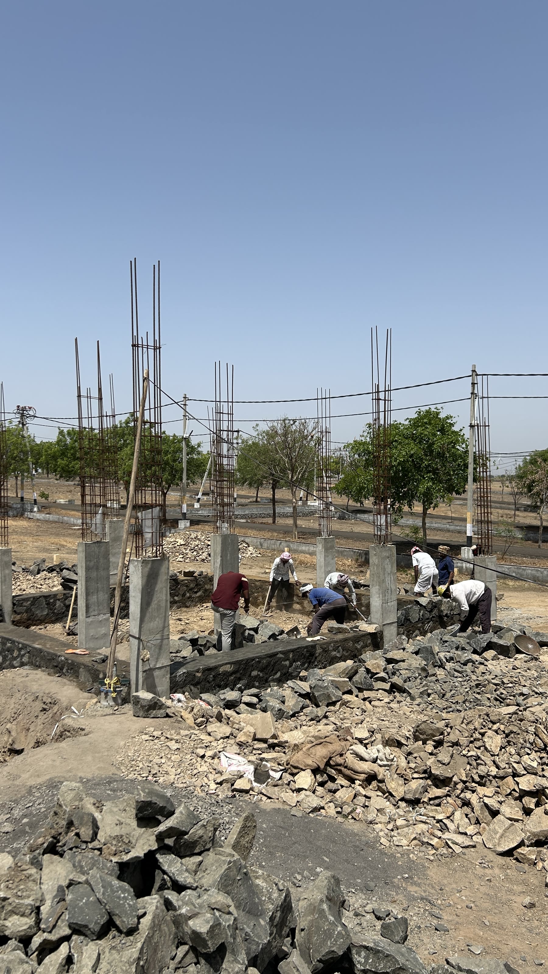 Site supervision during construction of an independent house